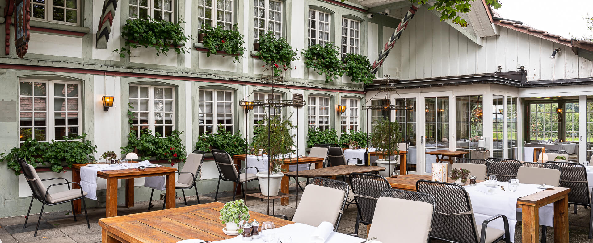 restaurant_sonne_einstiegsseite_ambiente_terrasse_desktop-1